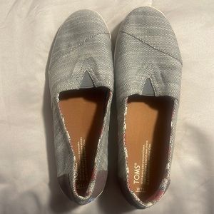 Toms slip on shoes